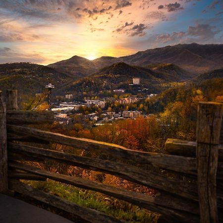 A Happy Cottage- Get 951 Worth Of Free Area Attraction Tickets For Each Paid Day! Pigeon Forge Dış mekan fotoğraf